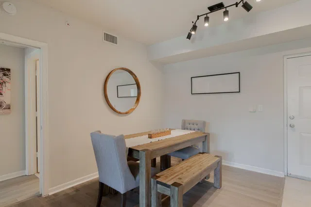 Residence photo 2