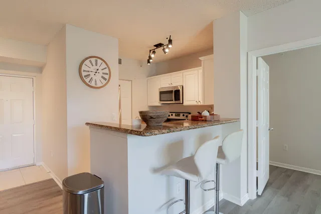 Residence photo 3