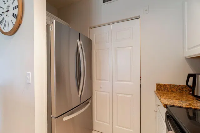 Residence photo 6