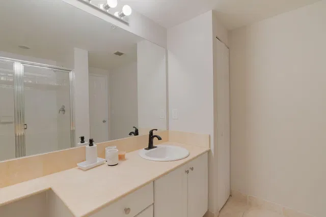 Residence photo 20