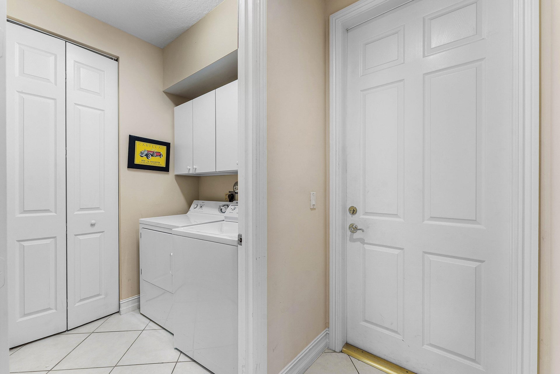 Unit B photo 19