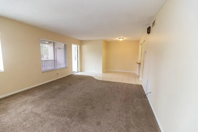 Unit D2 photo 10