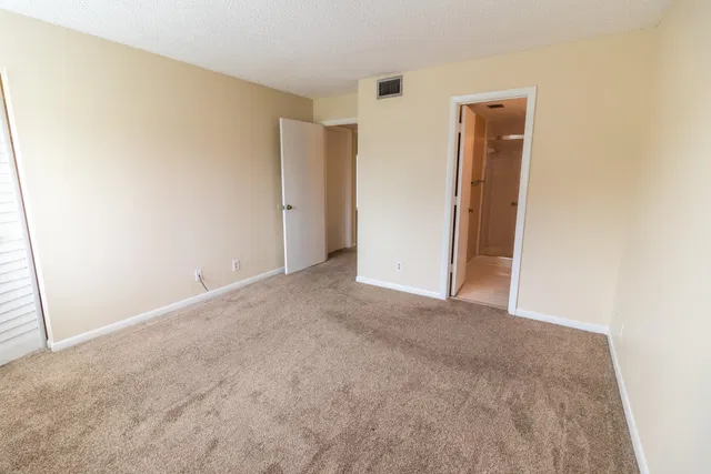 Unit D2 photo 15