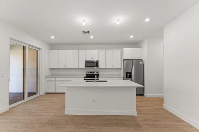 Residence photo 2