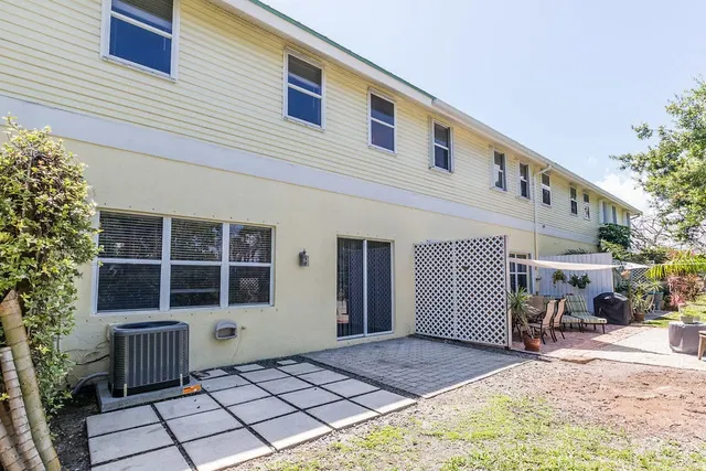 Residence photo 10