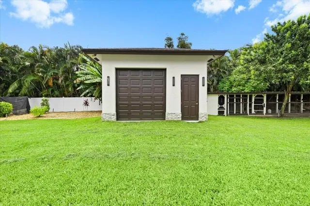  Residence photo 5