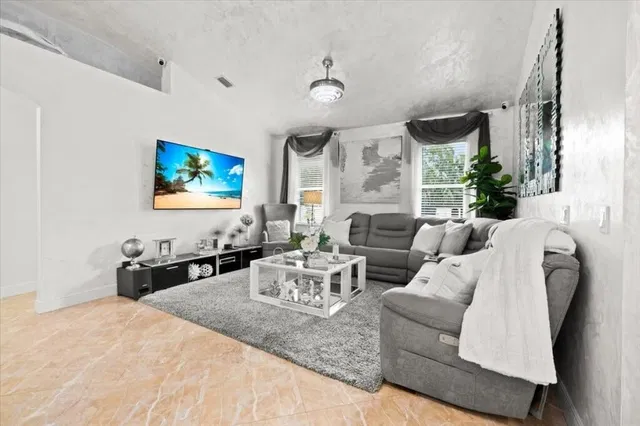  Residence photo 26