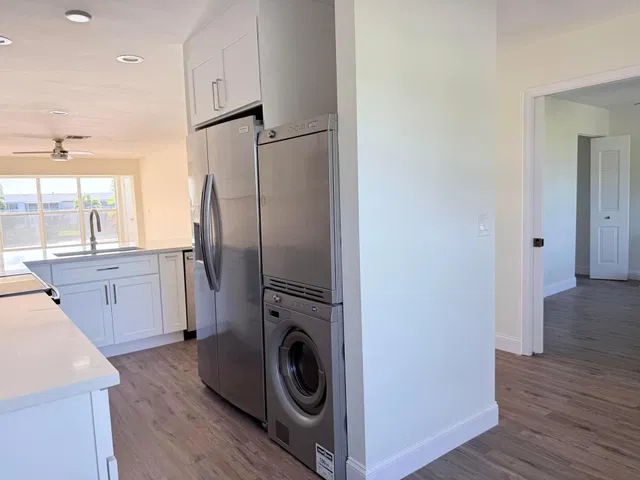 Unit 202 photo 5