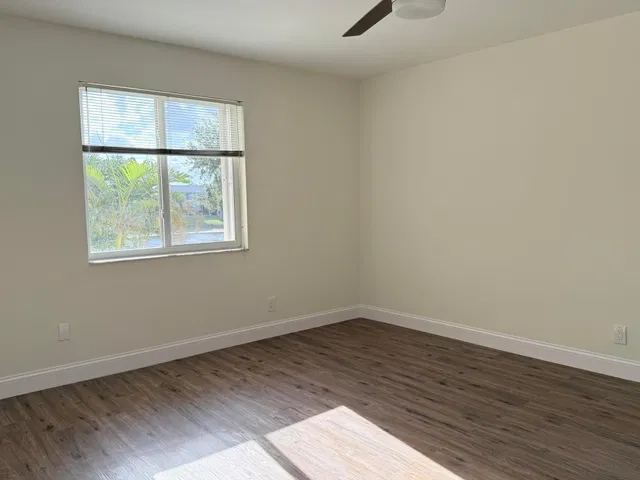 Unit 202 photo 11