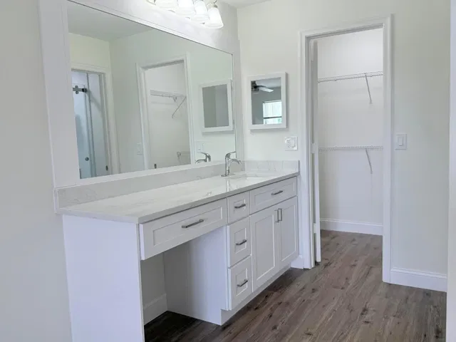 Unit 202 photo 18