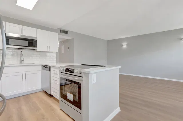 Residence photo 3