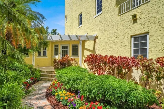 Residence photo 8