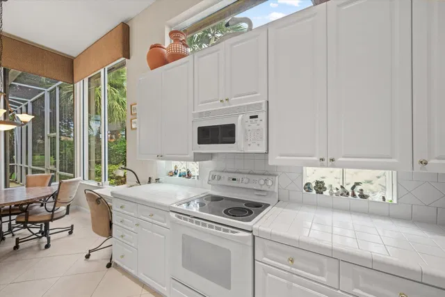 Residence photo 12