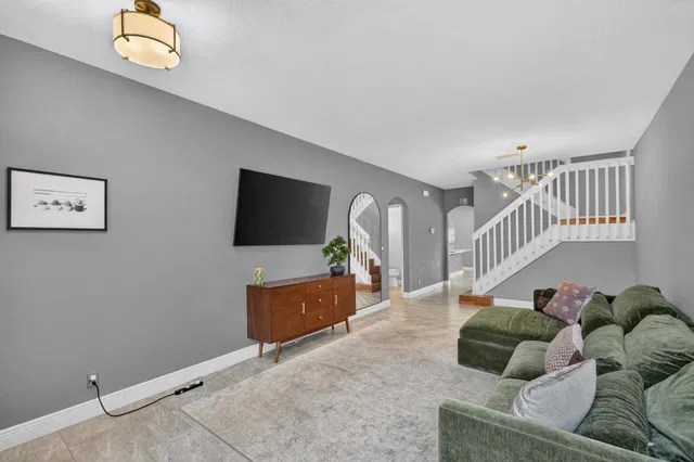  Residence photo 6