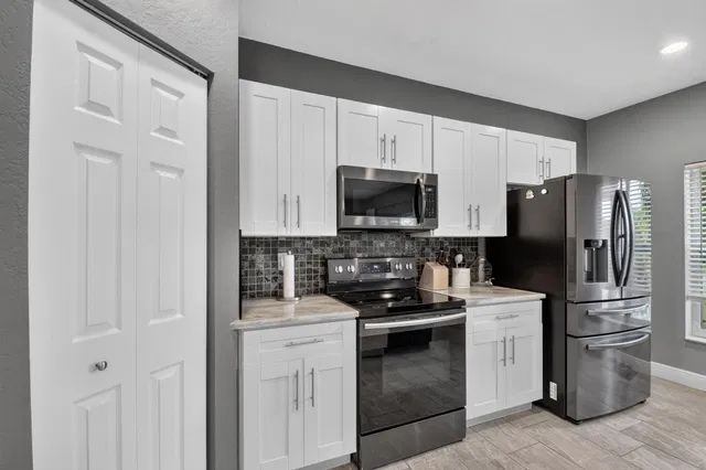  Residence photo 72