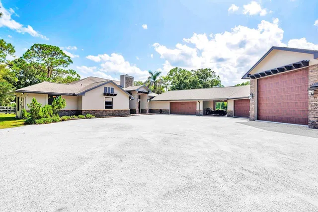Residence photo 2