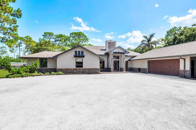 Residence photo 3