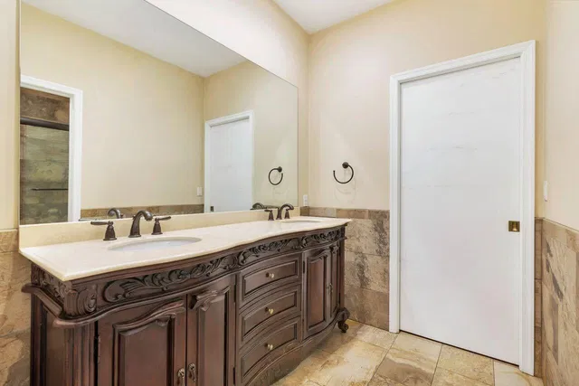 Residence photo 22