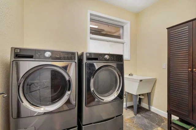 Residence photo 28