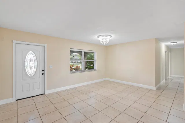 Residence photo 3