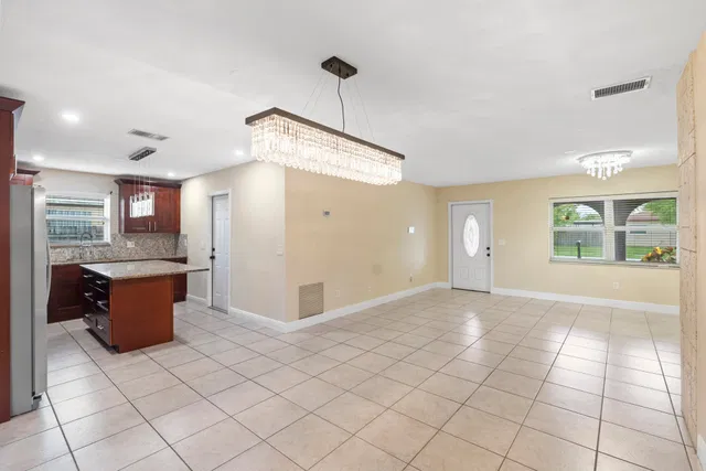 Residence photo 5
