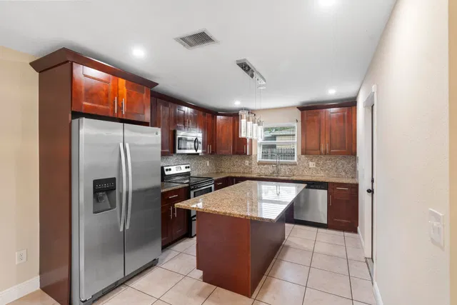 Residence photo 6