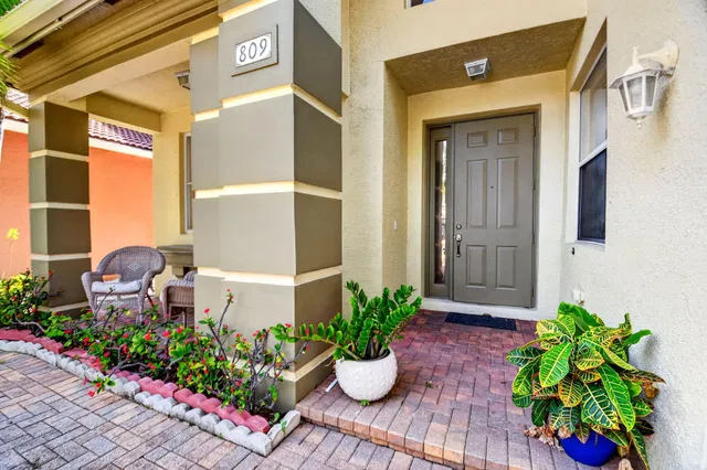 Residence photo 3