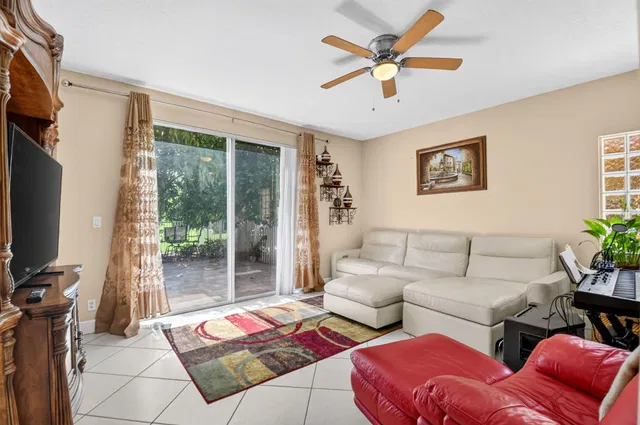 Residence photo 9