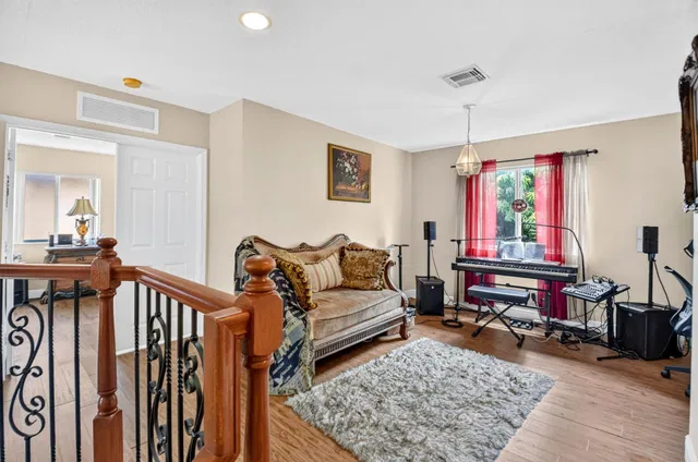 Residence photo 35