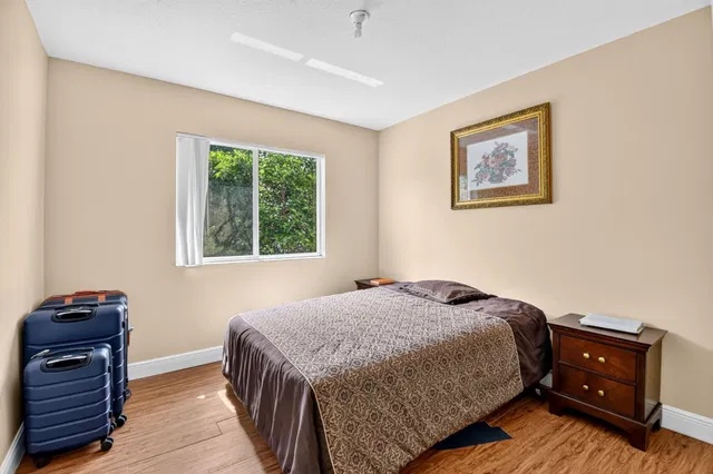 Residence photo 36