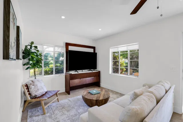 Singer Island Unit 4 photo 5