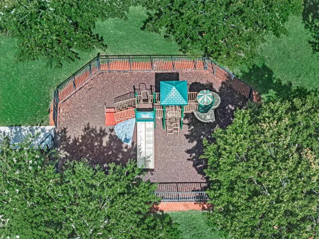 Residence photo 5