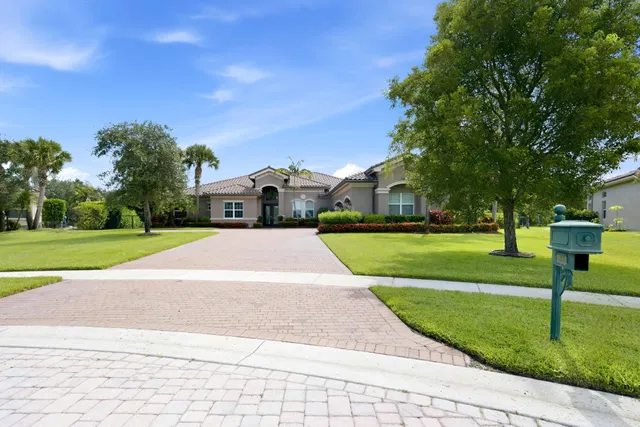 Residence photo 2