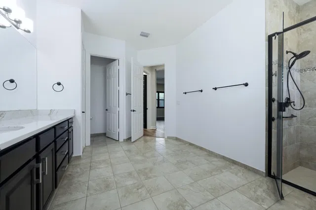 Residence photo 17