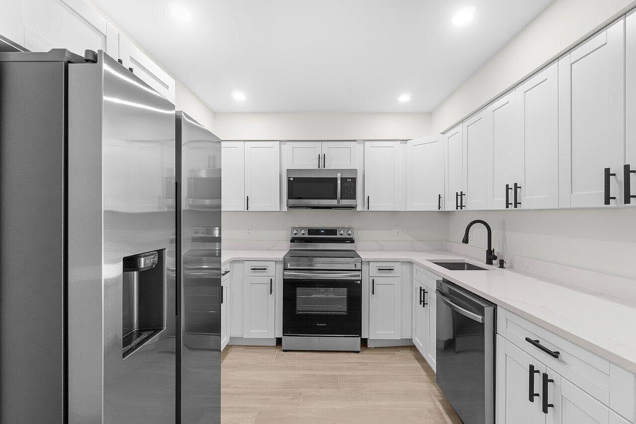 Residence photo 3
