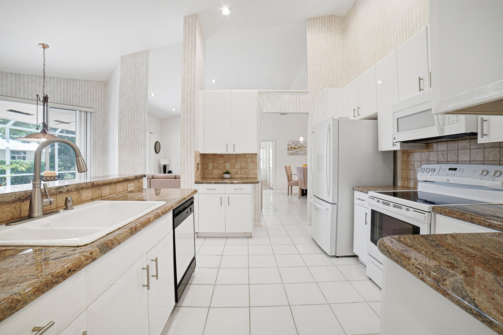  Residence photo 5