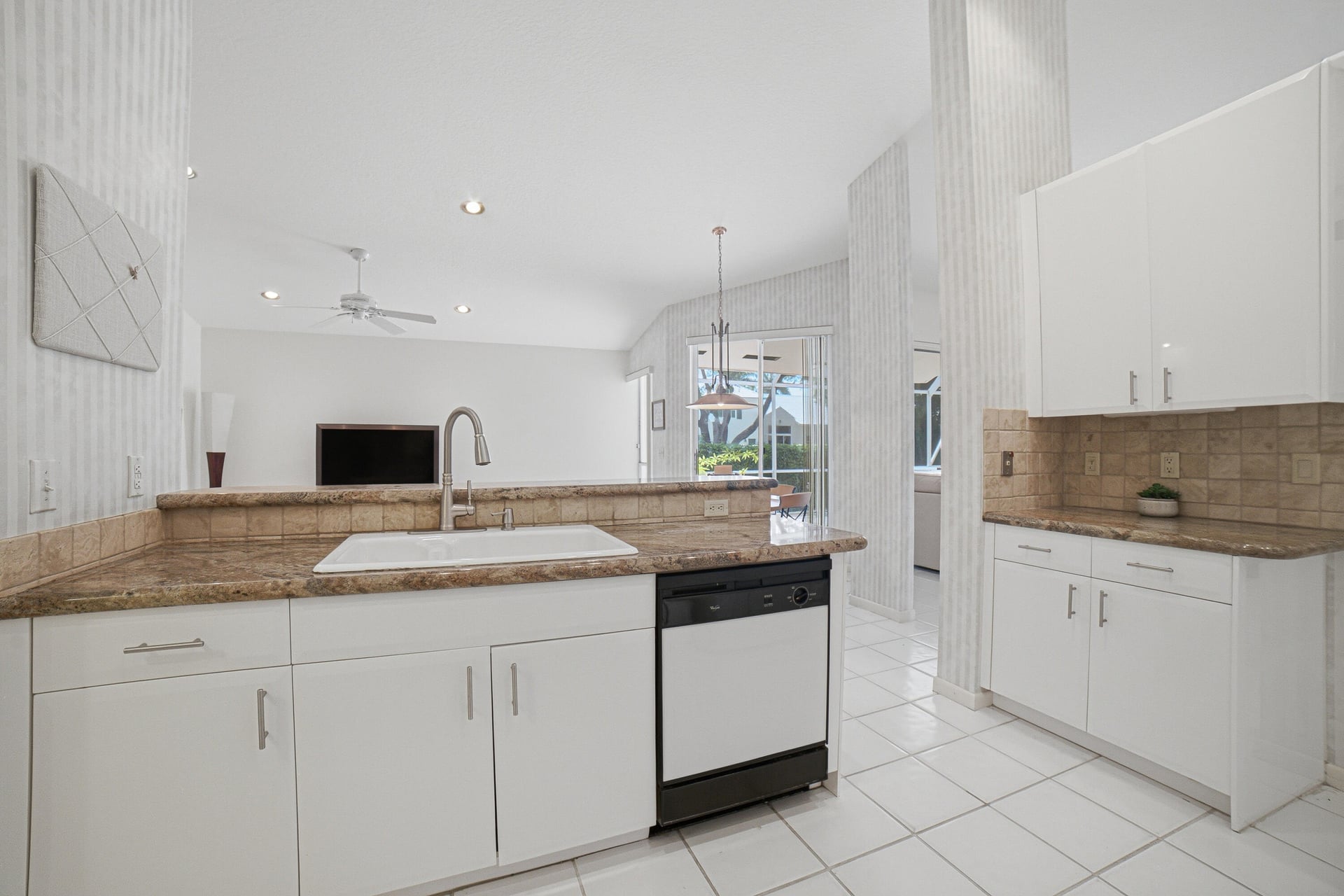  Residence photo 7
