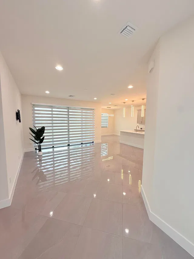 Residence photo 4
