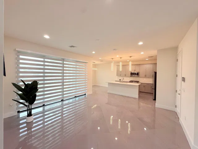Residence photo 5