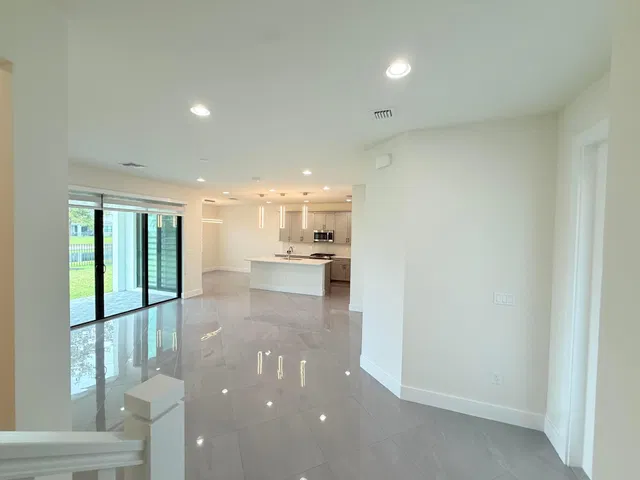 Residence photo 6