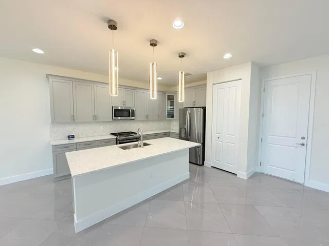 Residence photo 8