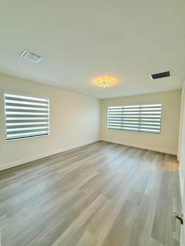 Residence photo 18