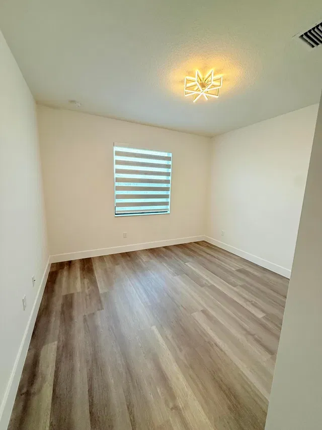 Residence photo 22