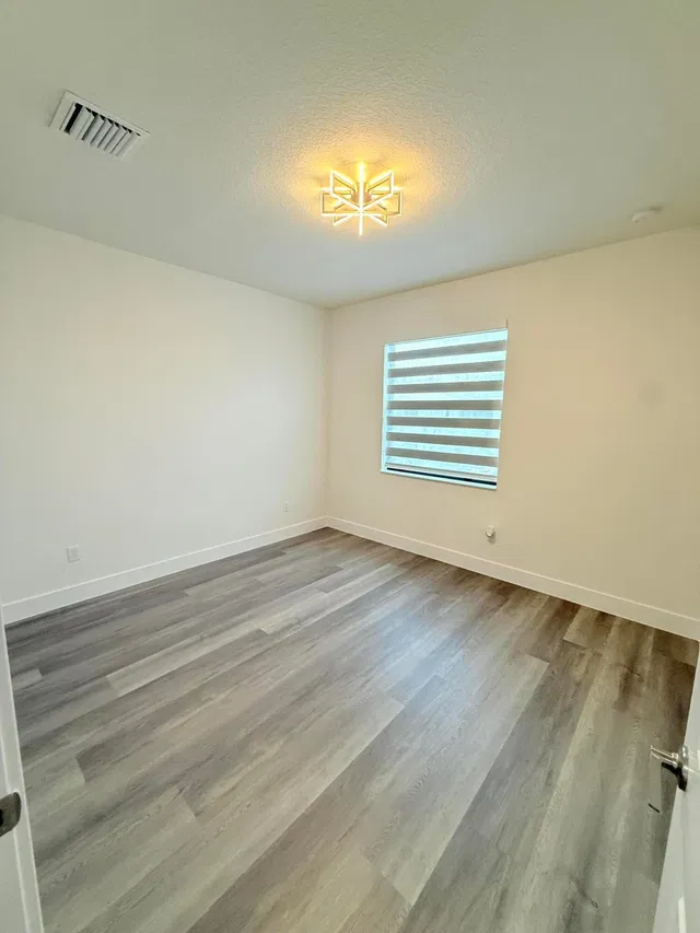 Residence photo 24
