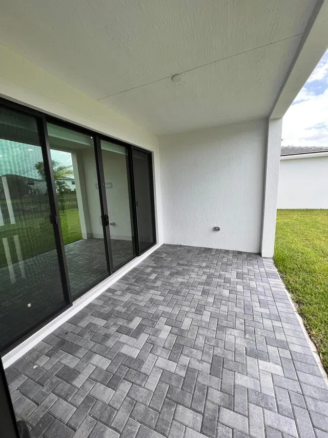 Residence photo 26