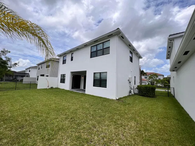Residence photo 27