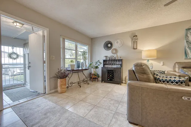 Residence photo 13