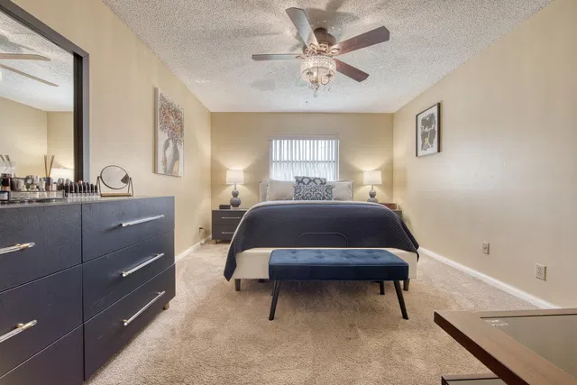 Residence photo 17