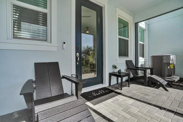 Residence photo 2