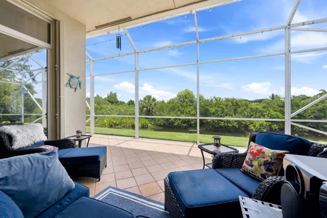 Residence photo 10